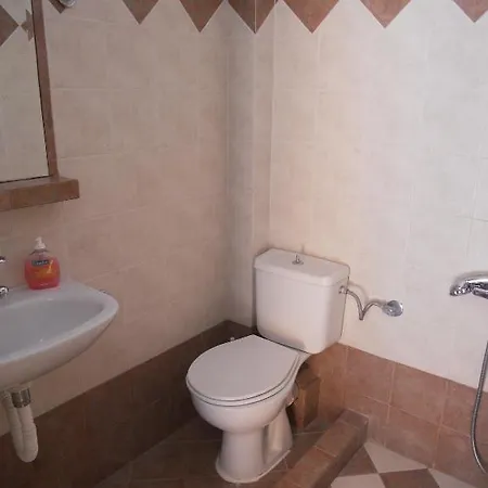 Alexandros Apartman Szárti